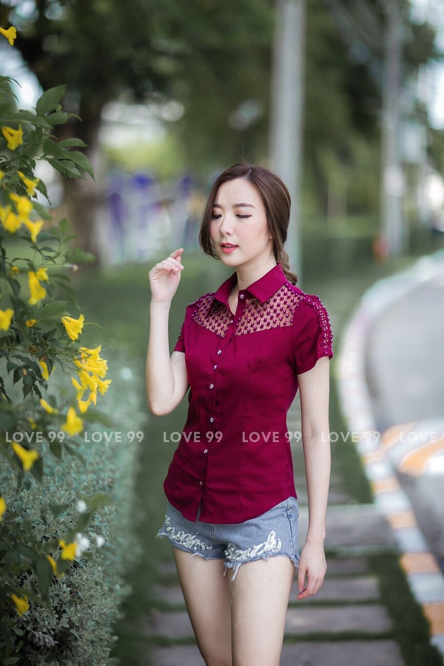 เสื้อเกาหลี พร้อมส่ง เสื้อเชิ้ต ซีทรูลูกไม้ ตอกมุก