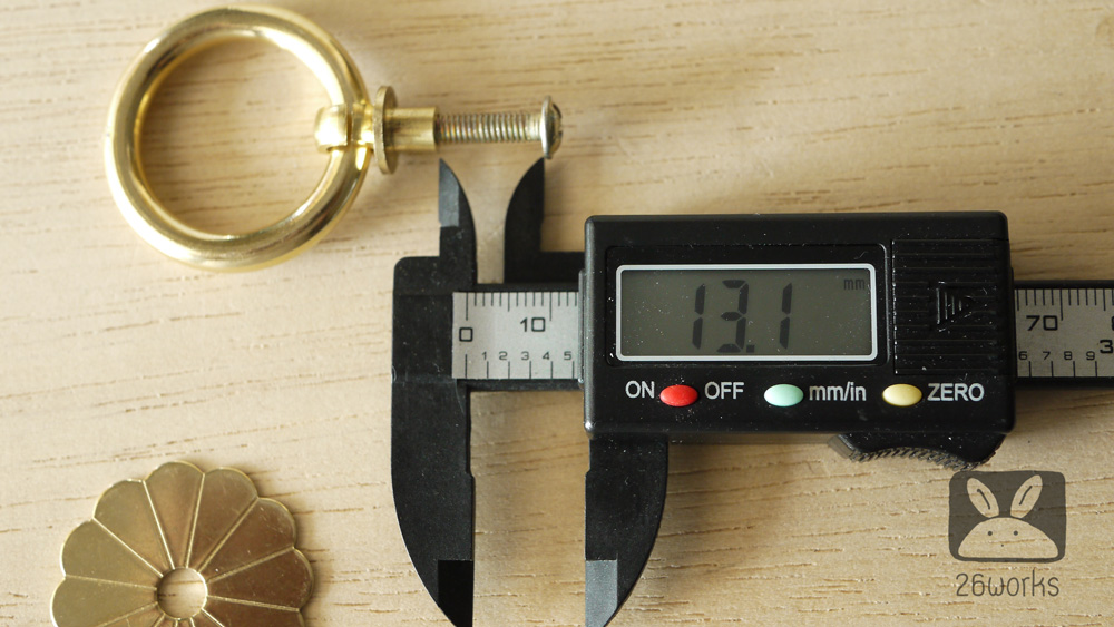 ห่วงลิ้นชัก แป้นดอกไม้ 35 mm สีทอง