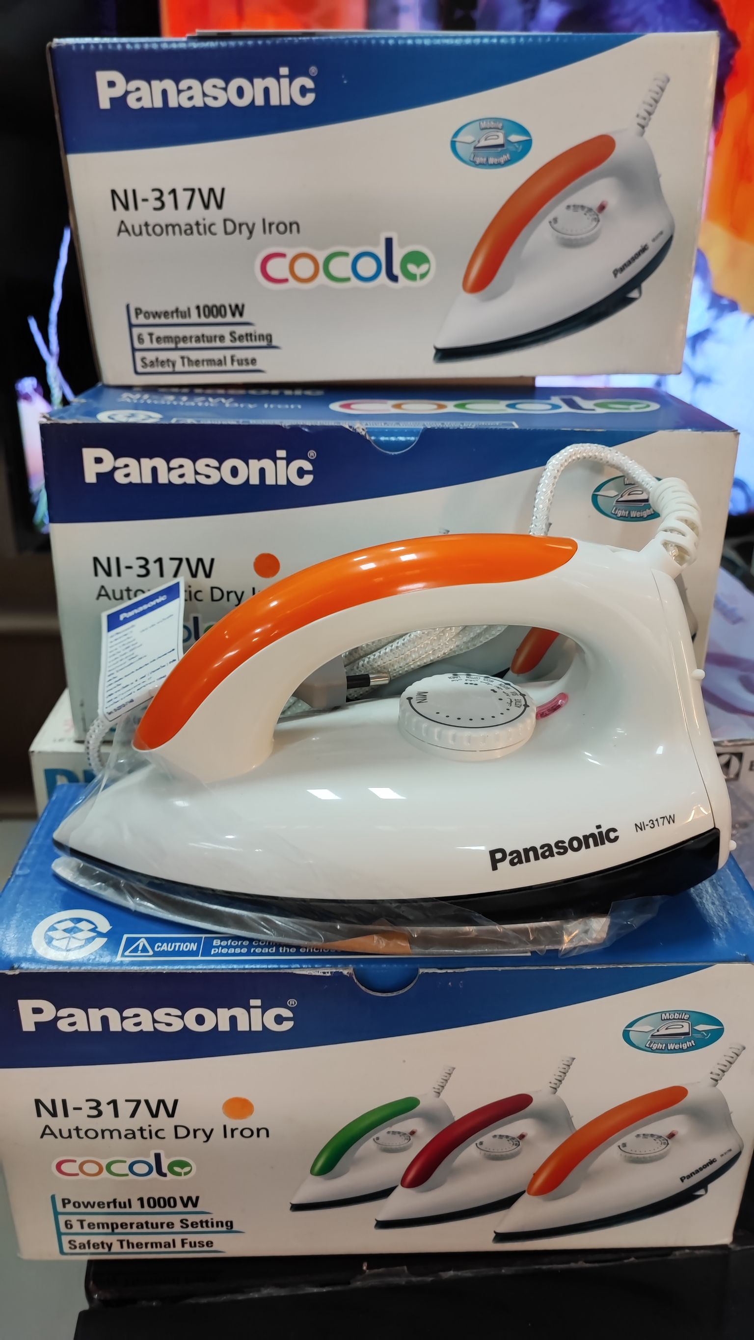 Panasonic เตารีดแห้ง รุ่น NI-317W สีส้ม กำลังไฟ 1000 วัตต์ ขนาด 1.75 ปอนด์ ทำจากพลาสติกคุณภาพดี ทนทาน น้ำหนักเบา ปุ่มปรับอุณหภูมิหลายระดับ CSHOME