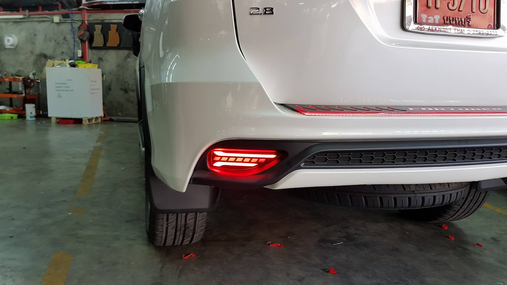 ไฟทับทิมท้าย 2สเต็ป หรี่+เบรค V2 ตรงรุ่น New Fortuner
