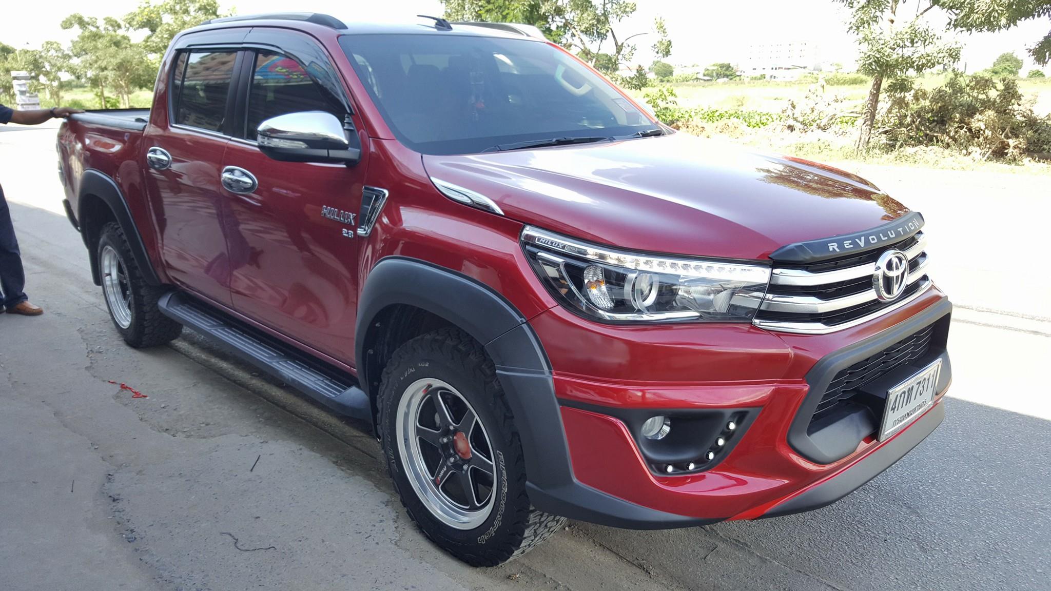ชุดแต่ง REVO ทรง TRD พร้อมไฟ DRL (ชิ้นหน้า)