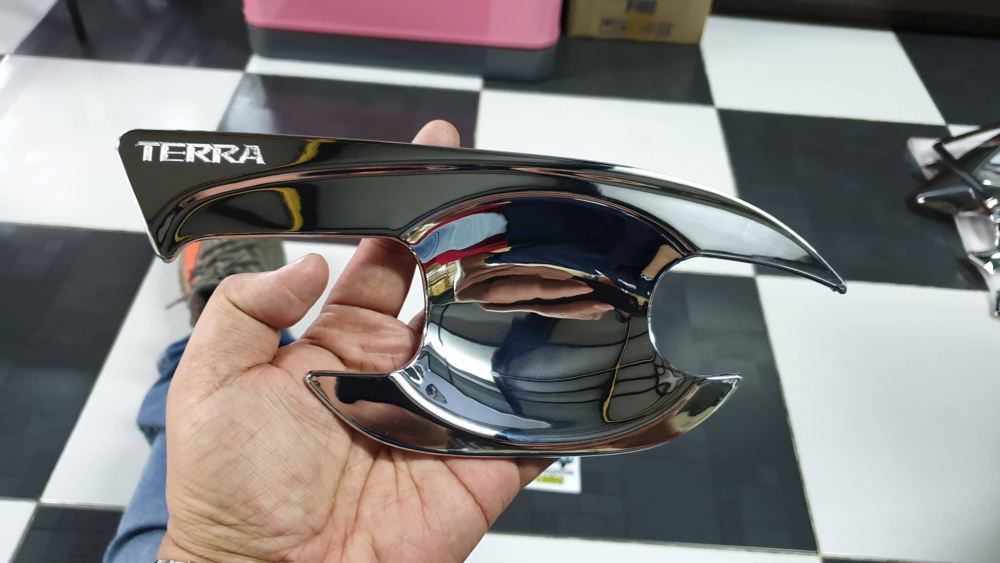 Terra เบ้ากันรอยโครเมี่ยม 4ประตู