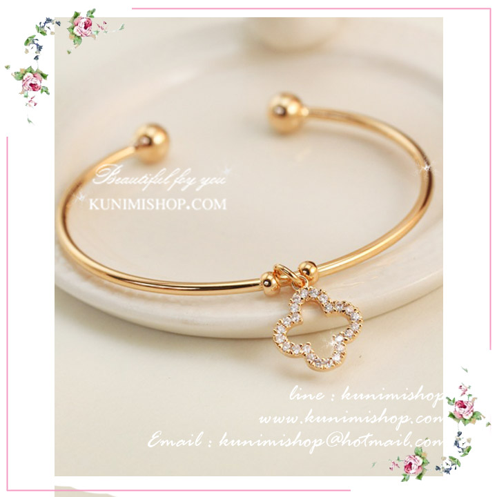 WC002 กำไลข้อมือ สีทอง จี้ดอกไม้ ประดับด้วยเพชร สวยหวานมากคะ