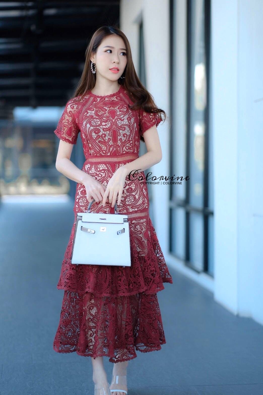 ชุดเดรสแฟชั่นเกาหลี พร้อมส่ง เดรสผ้าลูกไม้ แต่งระบายชั้น ๆ