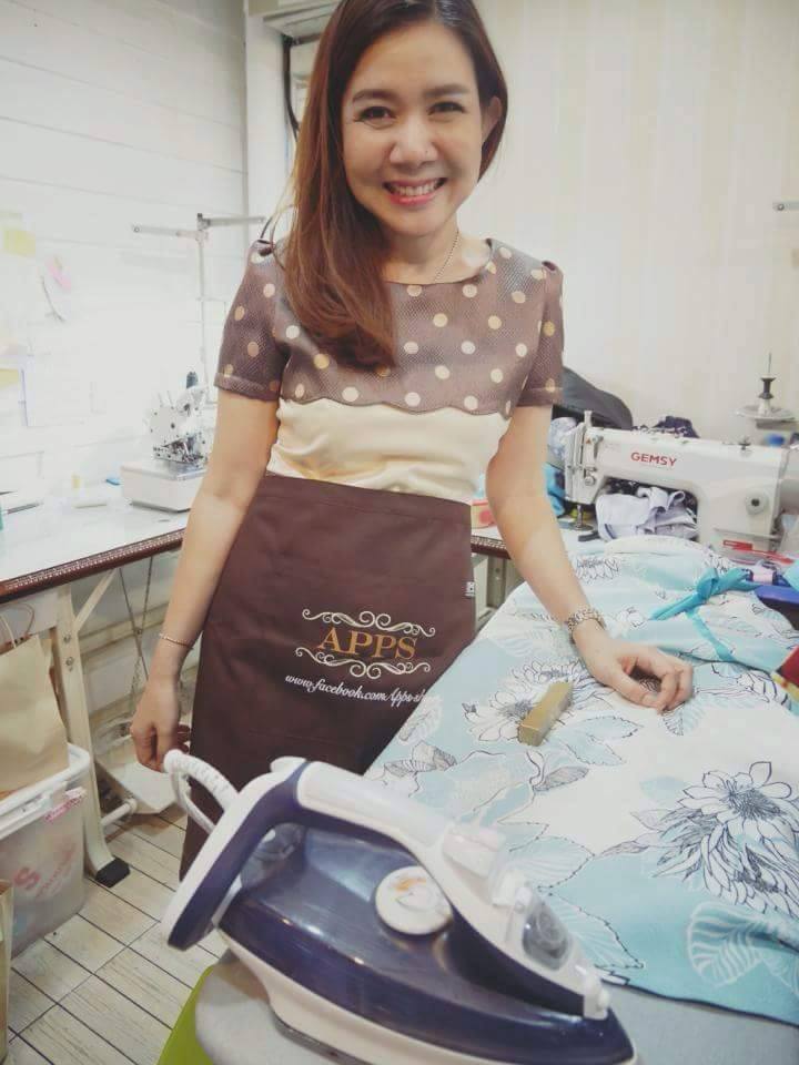 รูปผ้ากันเปื้อนสกรีนโลโก้
