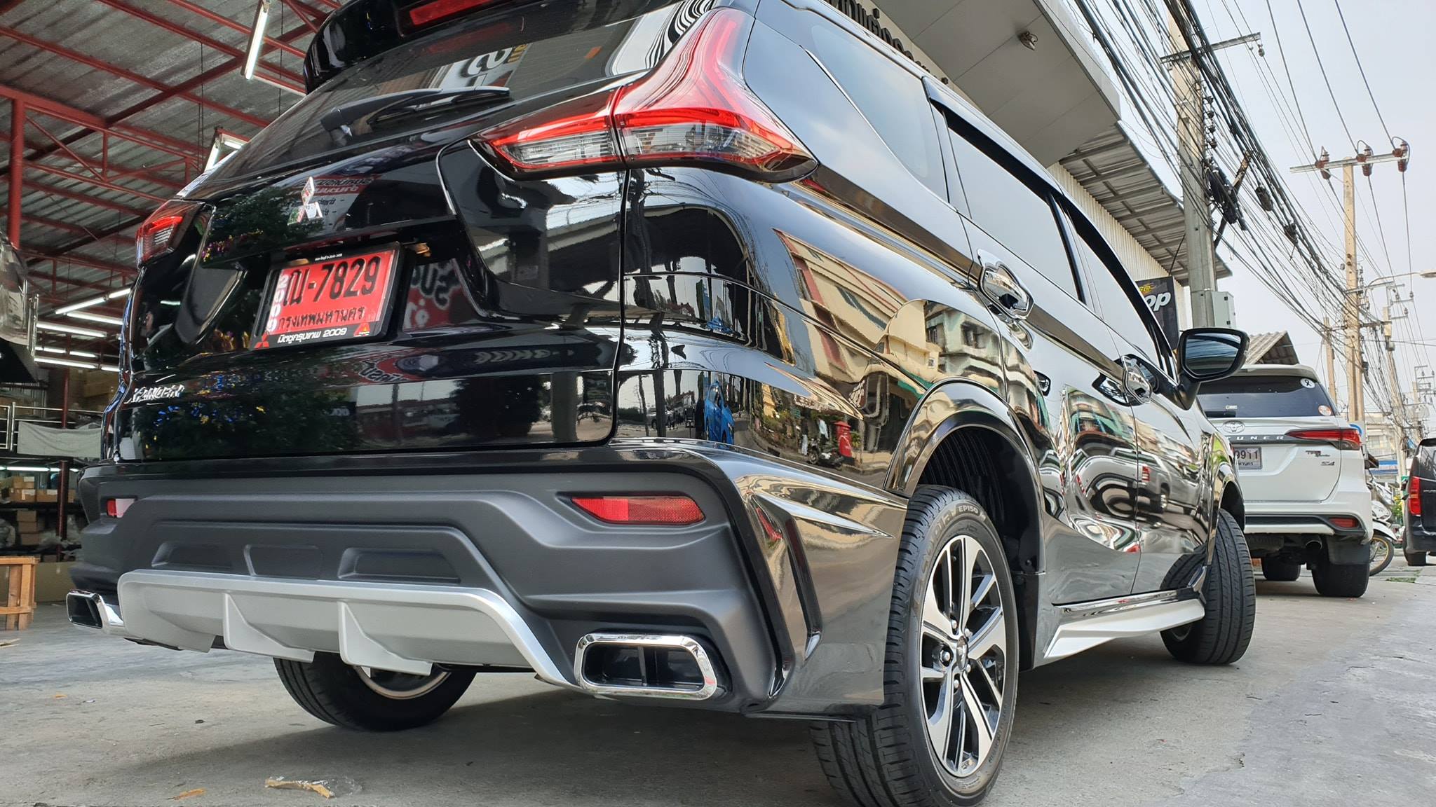 ชุดแต่ง Xpander ทรง Tihum ชุดเต็มพร้อมคิ้วล้อ 8ชิ้น