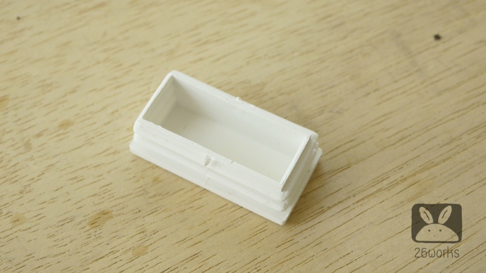 พลาสติกปิดเหล็กกล่อง 25x50 mm (1x2 นิ้ว) สวมใน สีขาวนวล