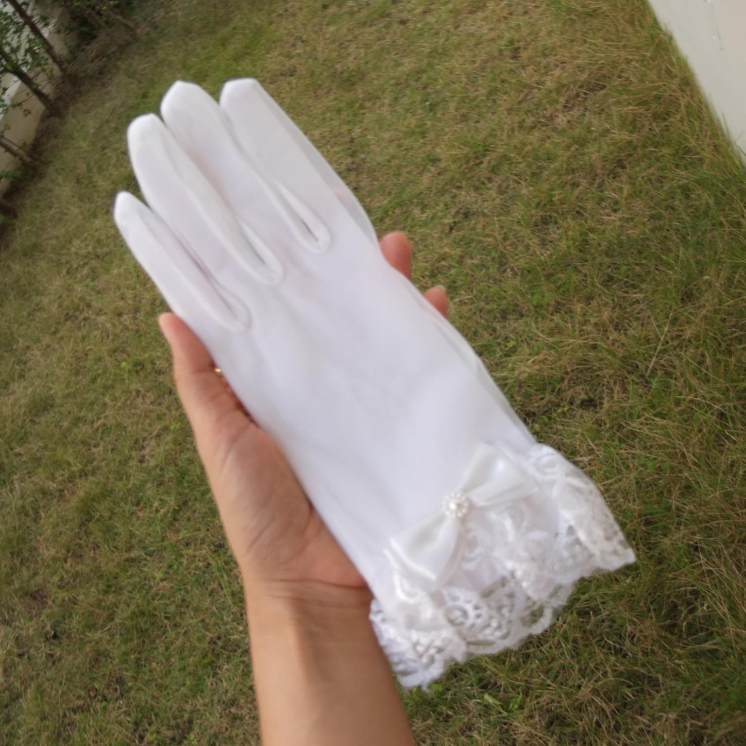 ถุงมือเจ้าสาว แบบสั้นขอบระบายปักลายน่ารัก