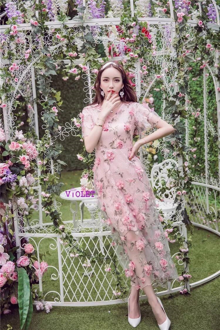 ชุดเดรสเกาหลี พร้อมส่ง แม็กซี่เดรส ติดดอกไม้ 3D สีชมพู