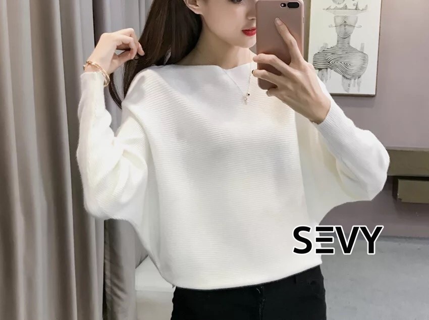 เสื้อเกาหลี พร้อมส่ง เสื้อไหมพรมคอปาดทรงผีเสื้อ