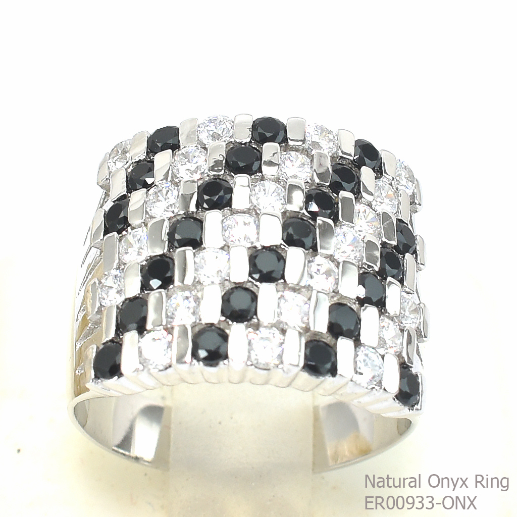 SKJewelryFactory แหวนสี่เหลี่ยม พลอยนิลแท้ ใส่นิ้วนางสวยมาก ER00933-ONX