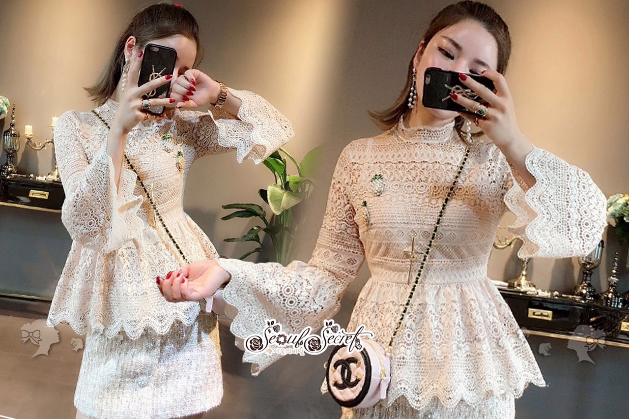 เสื้อผ้าลูกไม้ พร้อมส่ง เสื้อลูกไม้ แขนกระดิ่ง