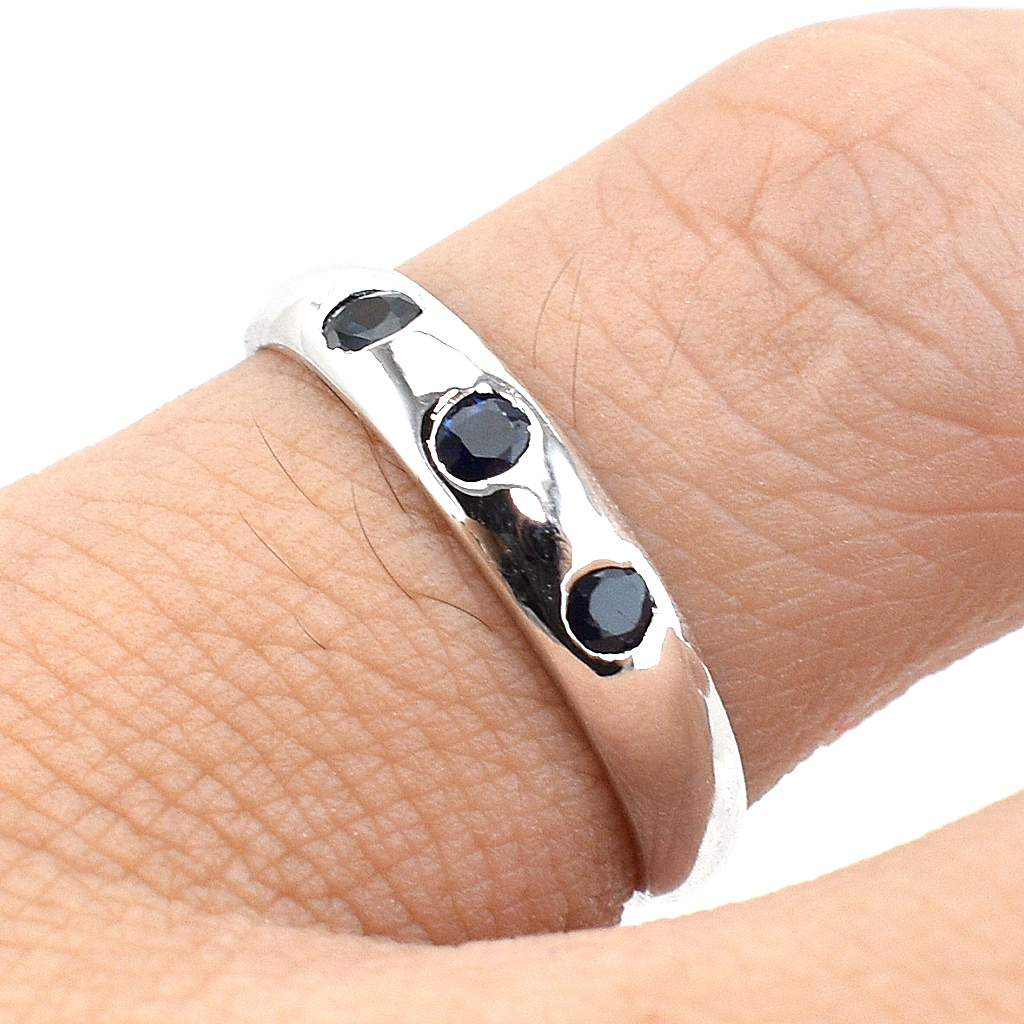 SKJewelryfactory แหวนเงินแท้ 92.5% ฝังพลอยไพลินแท้ สไตล์น่ารัก ER01661-BSA