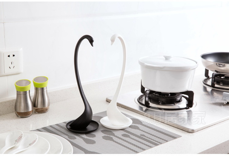 พร้อมส่ง ทัพพียืนได้ พร้อมที่รอง รูปหงส์ Swan Ladle มีสีขาว กับดำ
