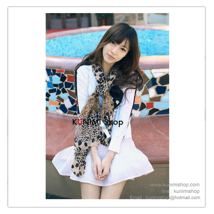  ผ้าพันคอ แฟชั่น ลายสวยเก๋ แบบบาง สามารถใช้พันคอ คลุมไหล่ สวยดูดี ใช้ได้ทุกโอกาส มีให้เลือกหลายสีคะ ขนาด : FREE SIZE ผ้า : ฝ้ายชีฟอง