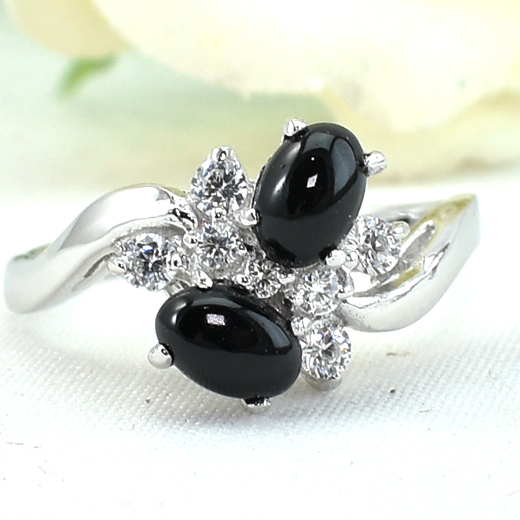 SKJewelryFactory แหวนนิล สไตล์แหวนพลอยคู่ น่ารักไปอีกแบบ ER01016-ONC