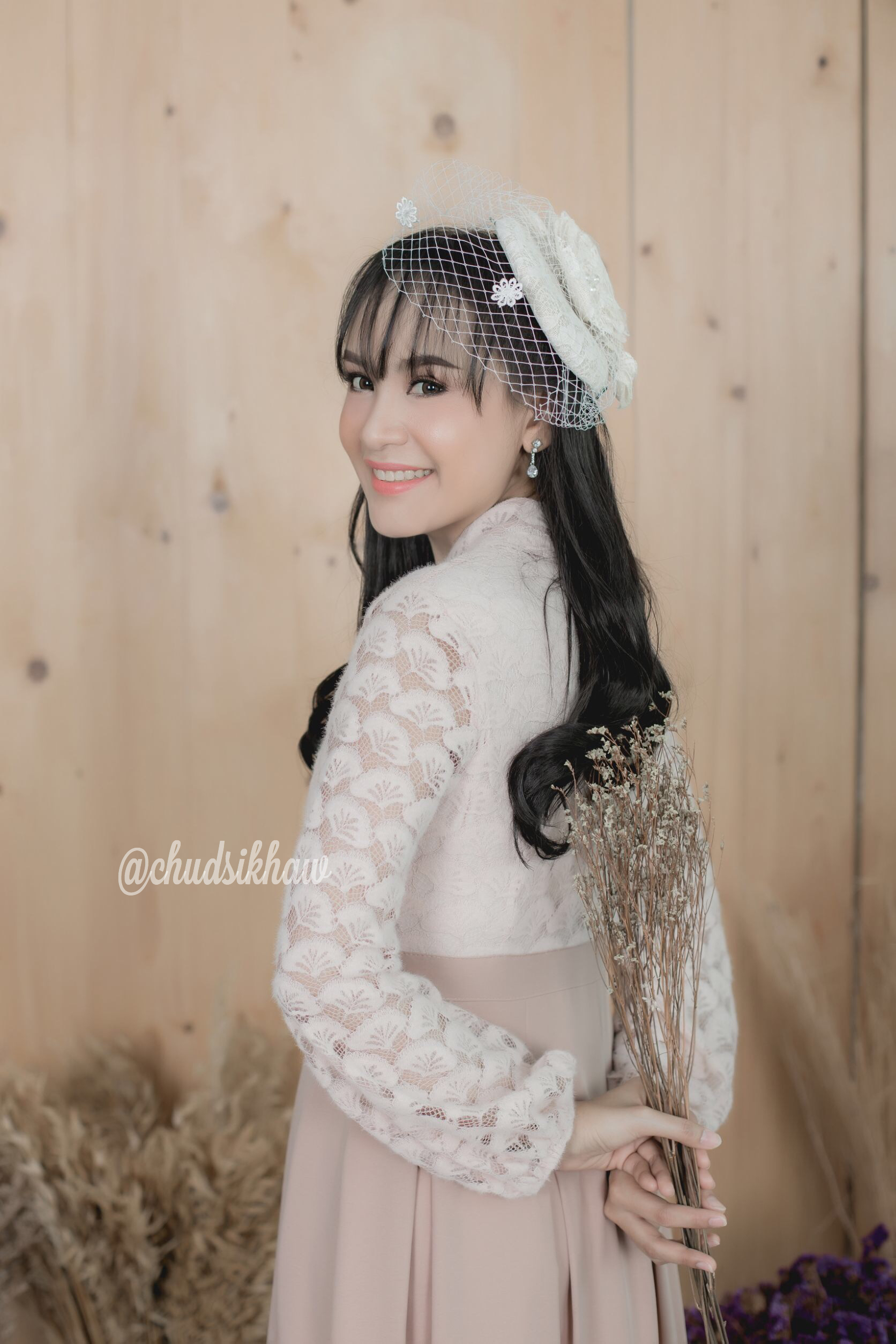 หมวกประดับผมเจ้าสาว หมวกถ่ายพรีเว็ดดิ้ง สีขาวครีม หมวกแนววินเทจ