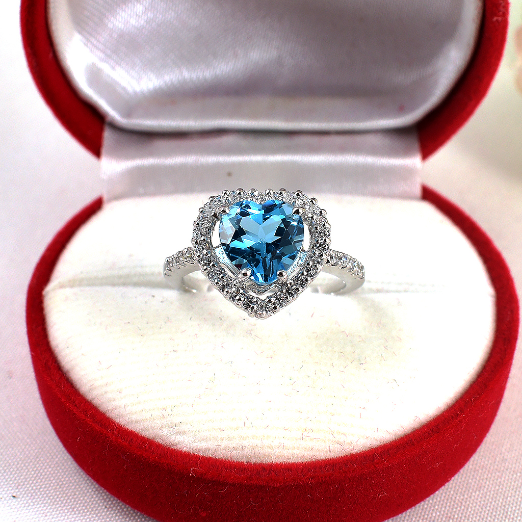 SKJewelryfactory แหวหัวใจล้อมเพชร พลอยสวิสบลูโทปาซแท้ ER00982-SBT