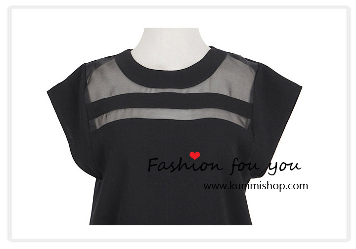 เสื้อแขนสั้น ผ้าชีฟอง เนื้อผ้าตัดเย็บสลับผ้าซีทรู ช่วงชายเสื้อตัดแต่งเล่นระดับ Size : M รอบอก 34.5 นิ้ว / L รอบอก 36 นิ้ว เนื้อผ้า : ผ้าชีฟอง มี 2 สี : สีขาว , สีดำ 