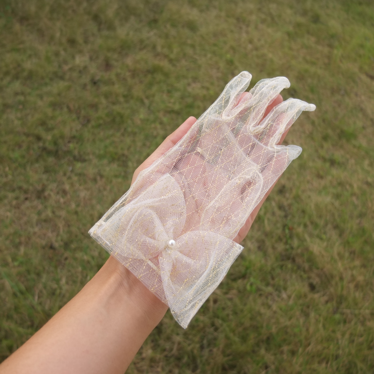 ถุงมือเจ้าสาวสีแชมเปญ มีโบว์ลายตาข่าย