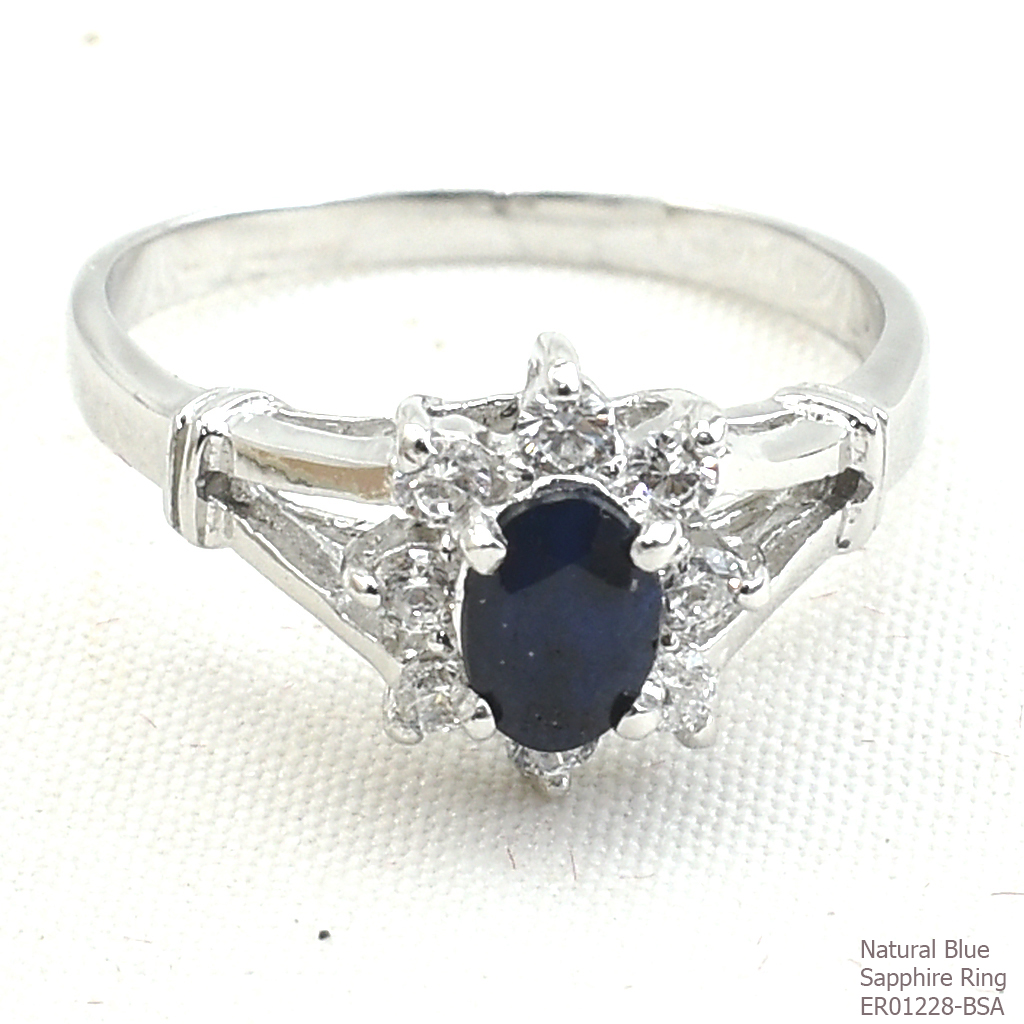 SKJewelryfactory แหวนไพลินล้อมเพชร ตัวเรือนเงินแท้ ER01228-BSA