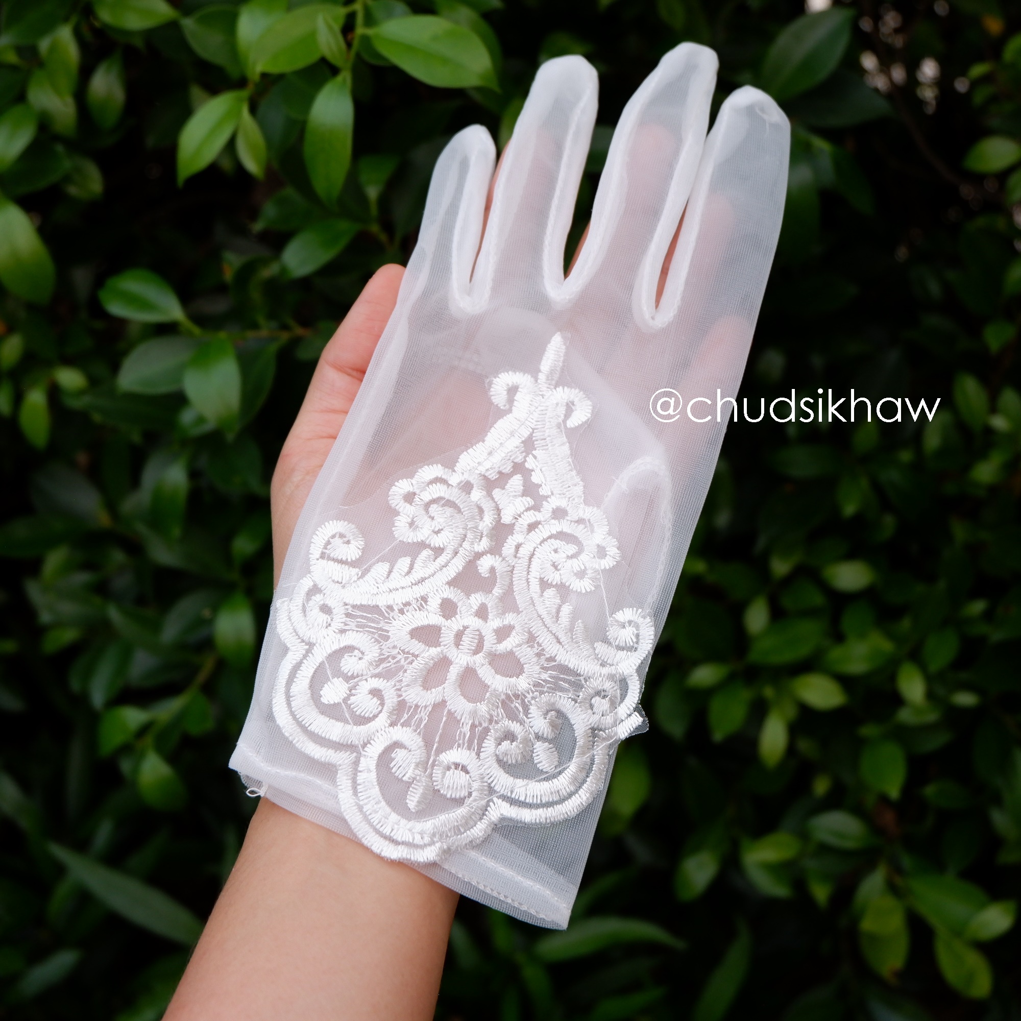 ถุงมือคลุมนิ้ว มีลูกไม้หลังมือ แบบสั้น