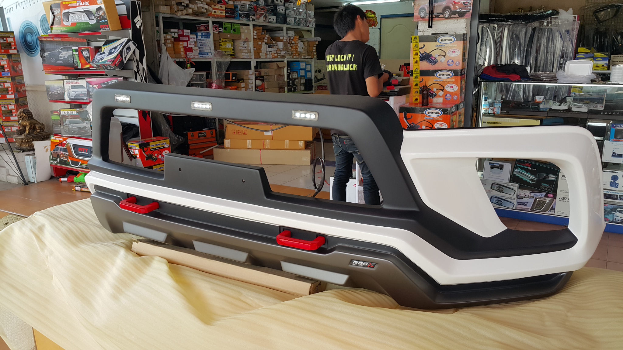 ชุดแต่ง RBS Hilux REVO สเกิร์ตหน้า