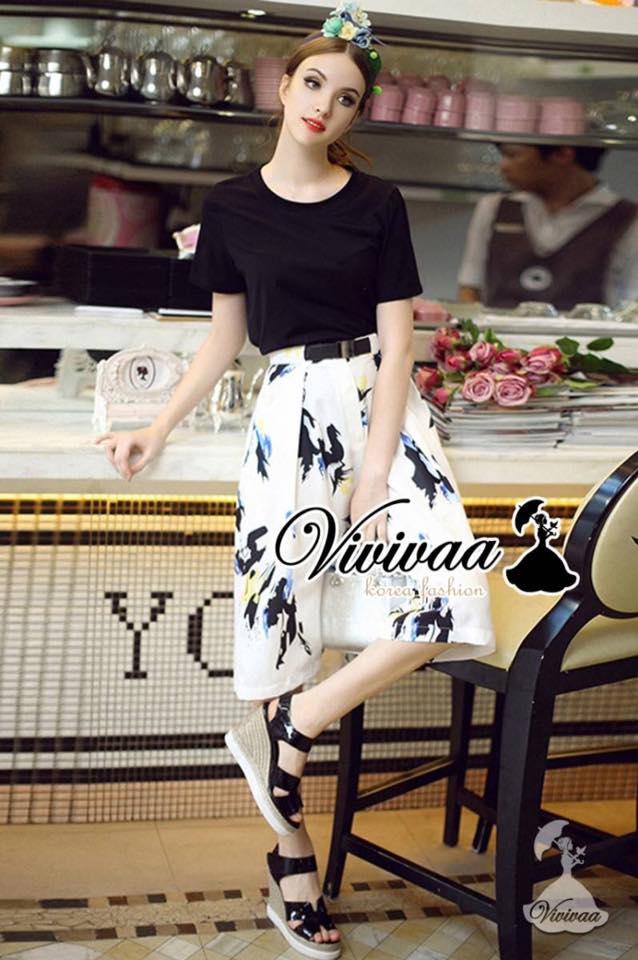 พร้อมส่ง เสื้อยืดทรงครอปนิดๆ มาพร้อมกับกางเกง