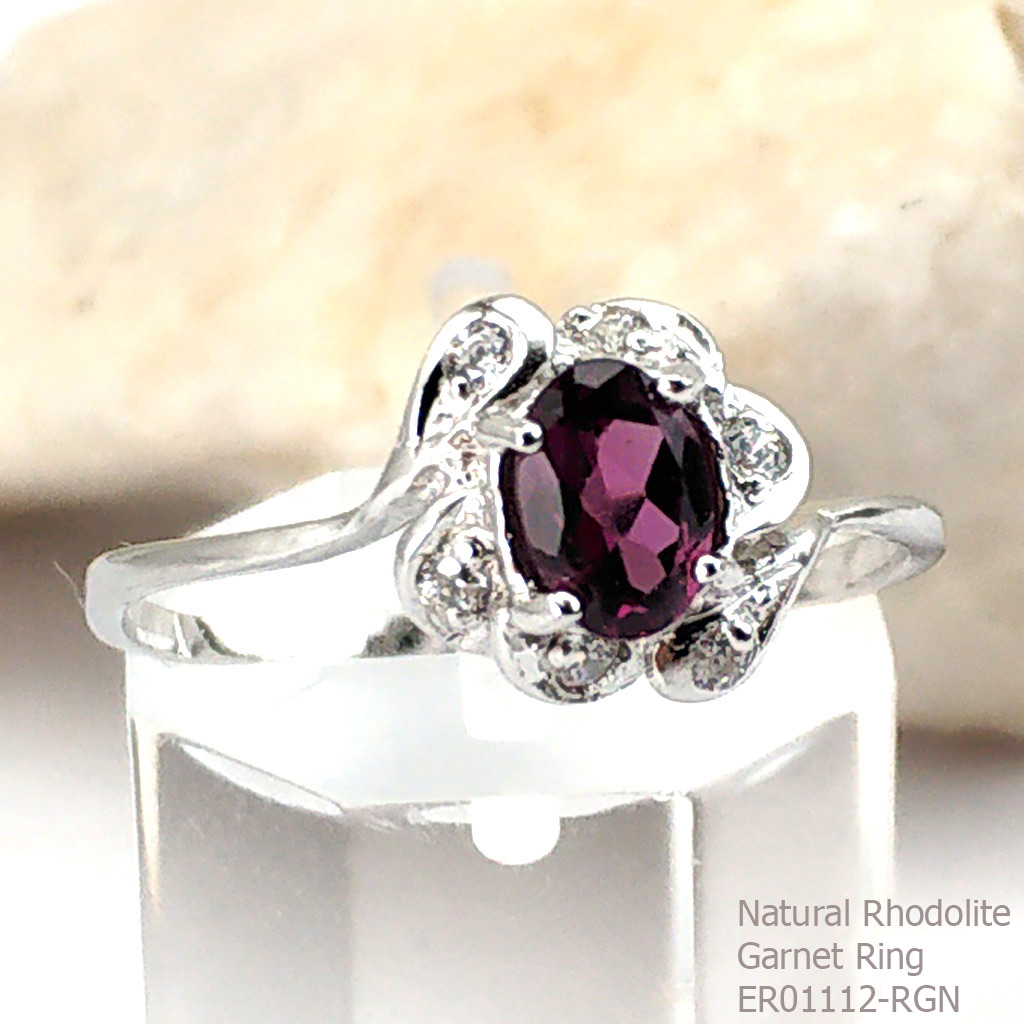 SKJewelryFactory แหวนเงินแท้ 92.5% ฝังพลอยโรโดไลท์การ์เน็ตแท้(สีแดงอมม่วง) ER01112-RGN