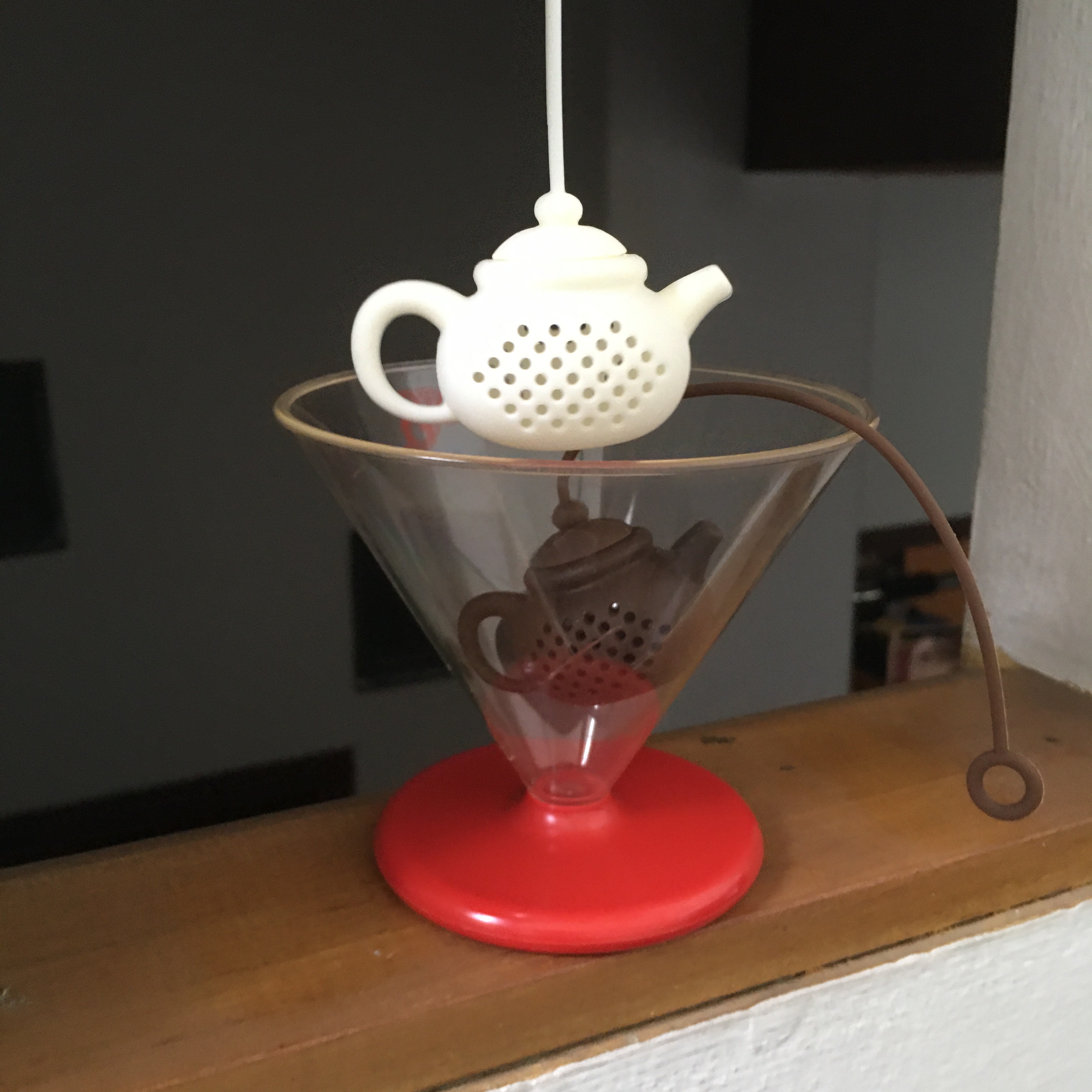 พร้อมส่ง ที่กรองชา ซิลิโคน tea infuser ลายกาน้ำชา มี 2 สี