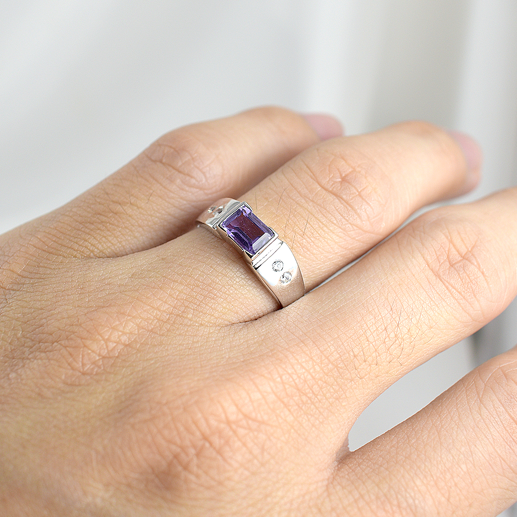 SKJewelryFactory แหวนเงินแท้ ฝังพลอยแอมิทิสต์แท้ พลอยเหลี่ยม ประดับเพชร ER02351-AMT