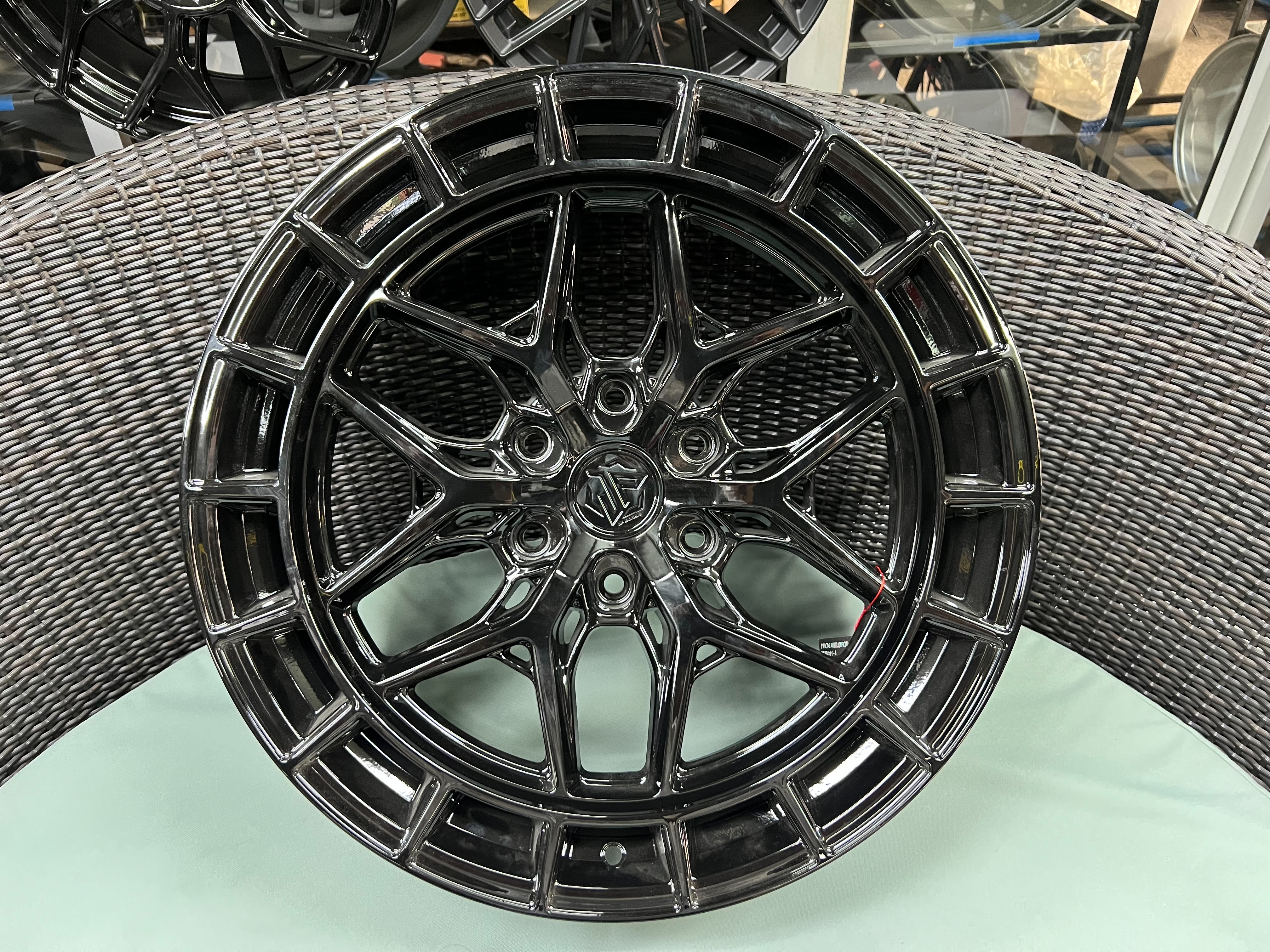 ล้อ JP Aero Disc ขอบ20x9.0 6รู139 ET15 สีดำเงา *ราคาต่อวง*