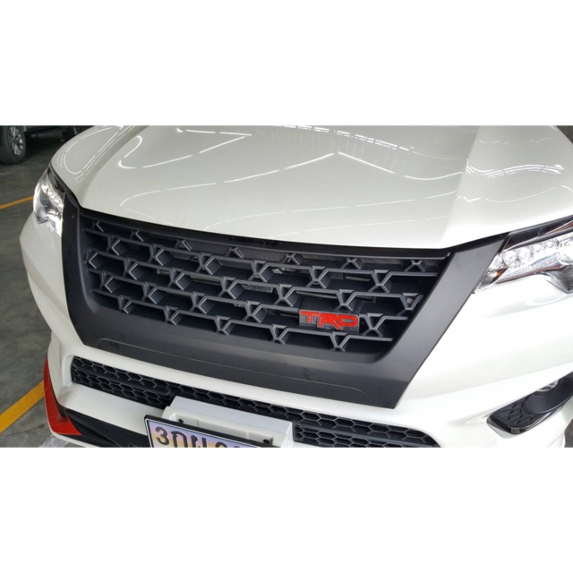 กระจังหน้าทรง TRD. New Fortuner