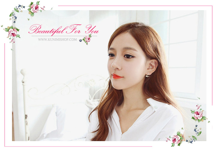 ตุ้มหู ต่างหู สีโรสโกลด์ รูปดาว ประดับด้วยเพชร สวย น่ารัก แบบแป้สเสียบ ขนาด : 2 cm.