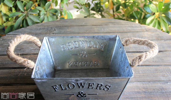 Pre-Order กระบะต้นไม้ สังกะสีปั้มลายนูน Flowers & Garden หูเชือกปอ มี 4 ทรง Zakka