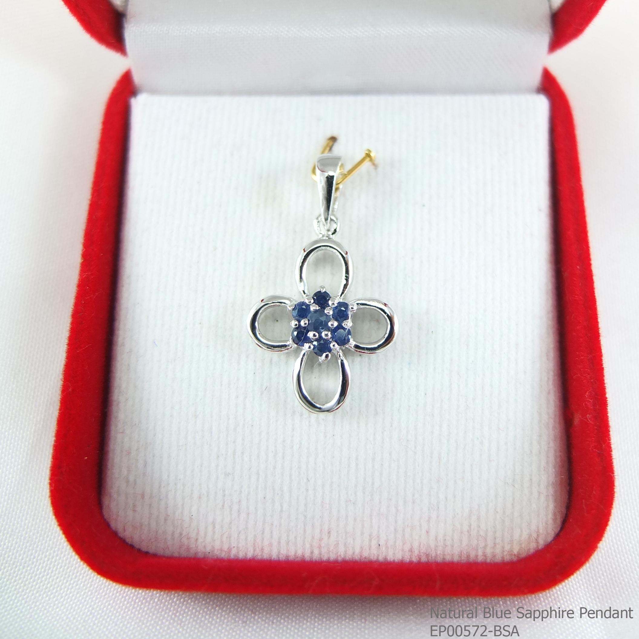 SKJewelryFactory EP00572-BSA จี้พลอยไพลินแท้ ดีไซน์สไตล์ไม้กางเขน ตัวเรือนทำจากเงินแท้