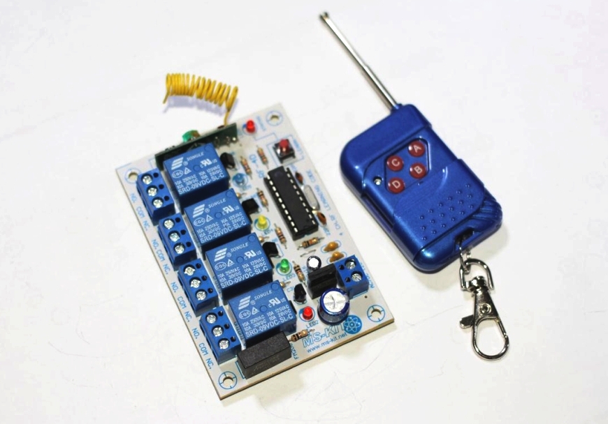 RF -4D รีโมท คอนโทรล 4 ช่อง ใช้ไฟ AC-DC