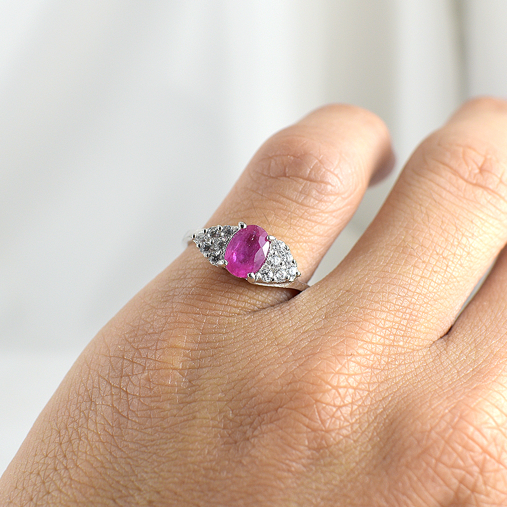 SKJewelryfactory แหวนทับทิมแท้ สีแดงอมชูมพู สีหวานมาก ER01700-RBY