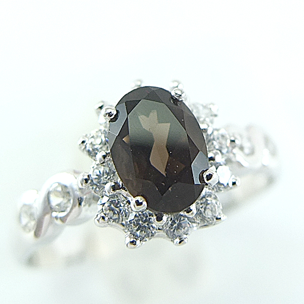 SKJewelryFactory แหวนสุดคคาสสิคพลอยล้อมเพชร แหวนเงินแท้ 92.5% ฝังพลอยสโมกกี้ควอทซ์แท้ ER00875-SMQ