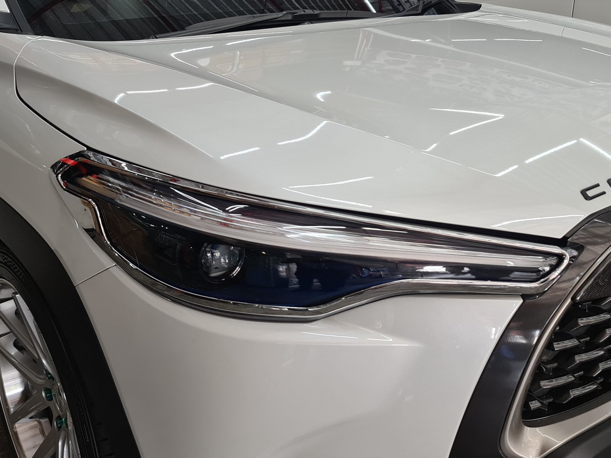 Corolla Cross ครอบไฟหน้าโครเมี่ยม