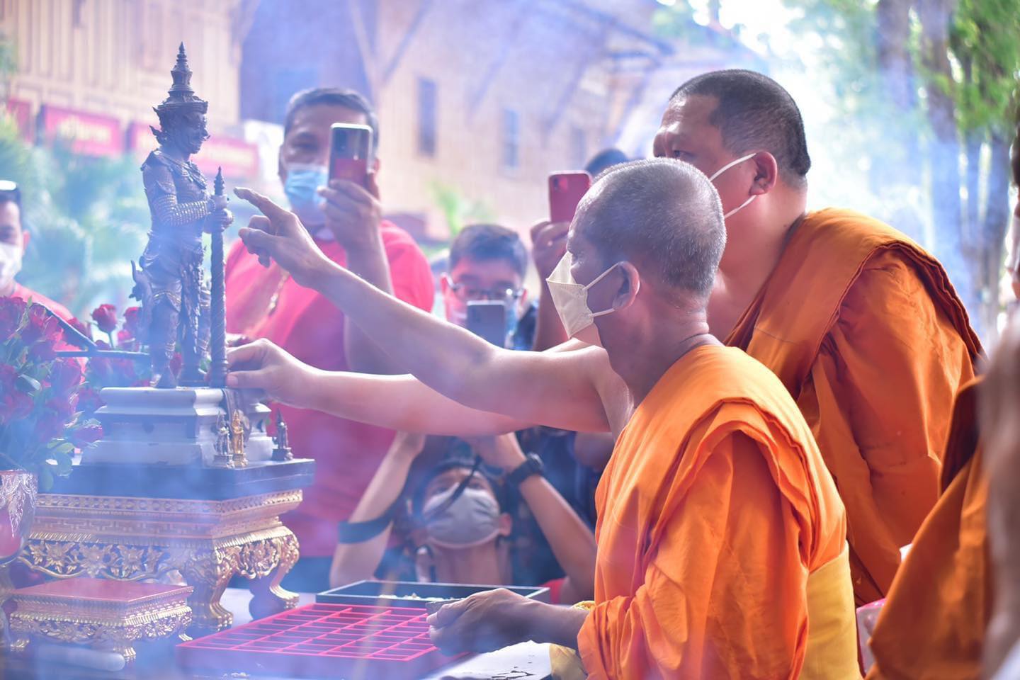 เปิดจอง เทวรูป ท้าวเวสสุวรรณโณ จตุมหาราชิกา รุ่น ปลดหนี้ วัดแค เมืองสุพรรณ ปิดจองวันที่ 17/09/65 18.00 น.