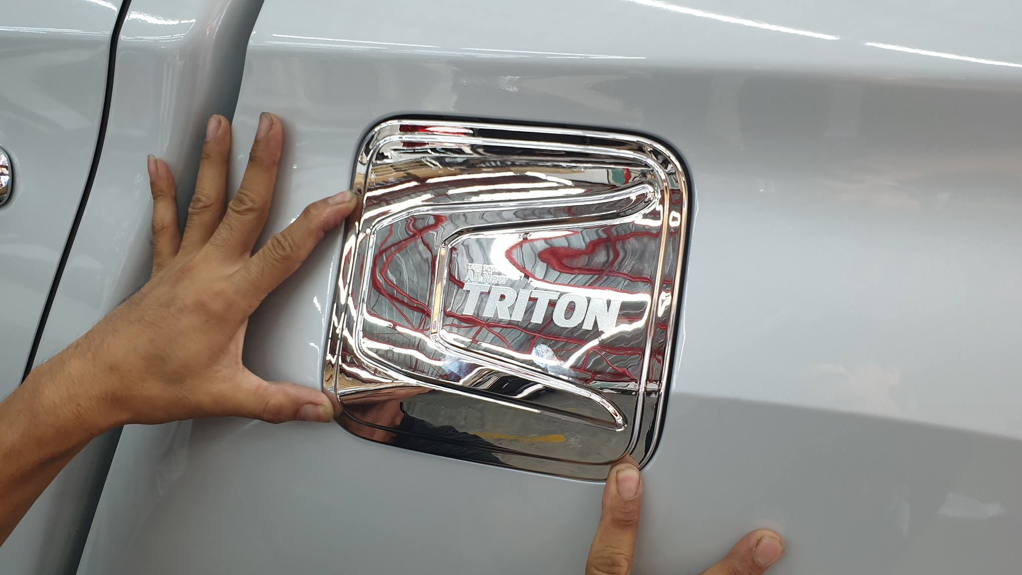 Triton 2019 ครอบฝาถังครเมี่ยม 4 ประตู