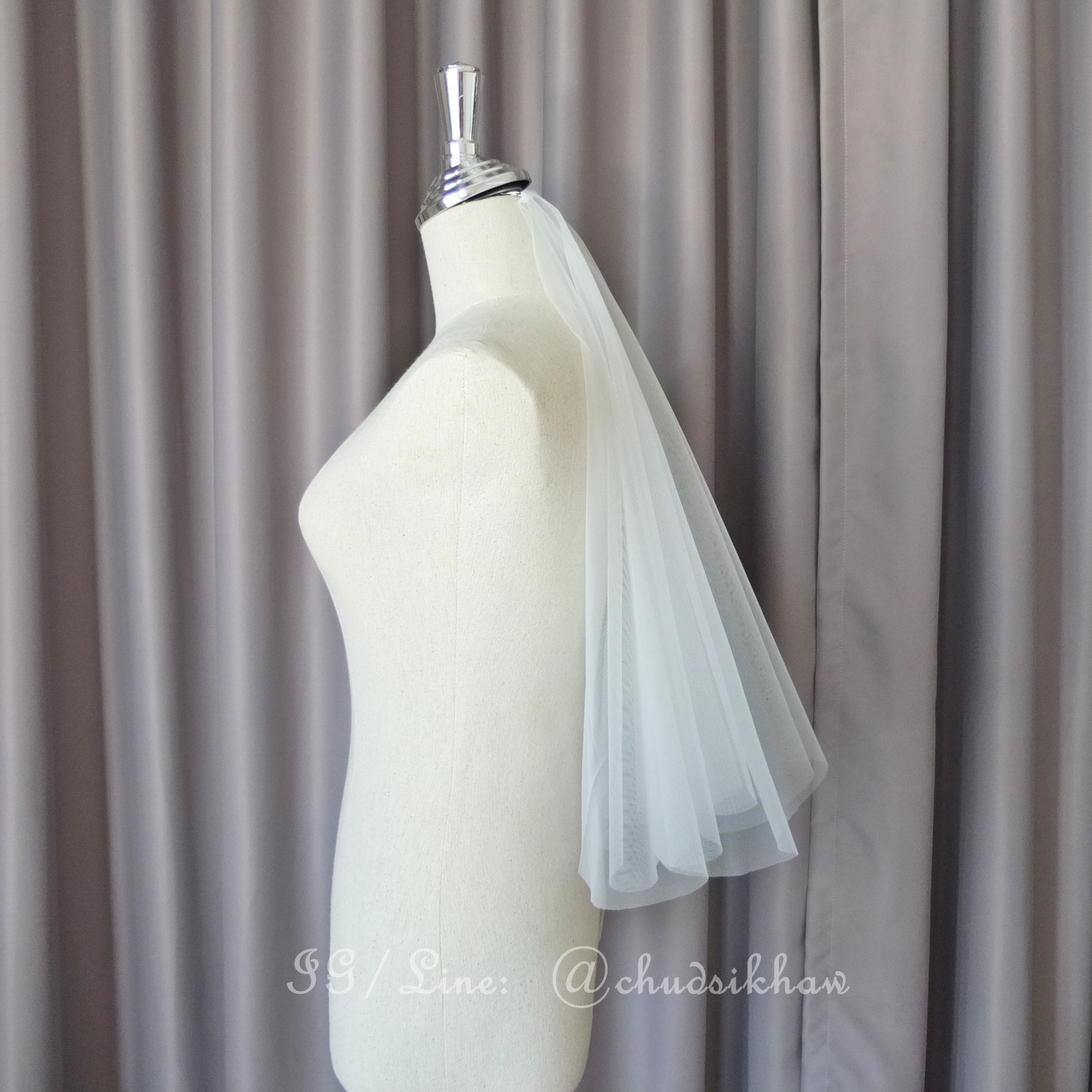 ผ้าคลุมเจ้าสาวสีขาวนวล ยาว 55-60 cm. Minimal Veil (คลุมหน้าได้)