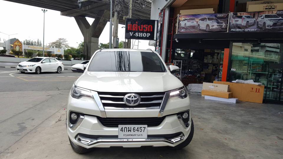 ชุดแต่ง New Fortuner Tithum ชุด2ชิ้น
