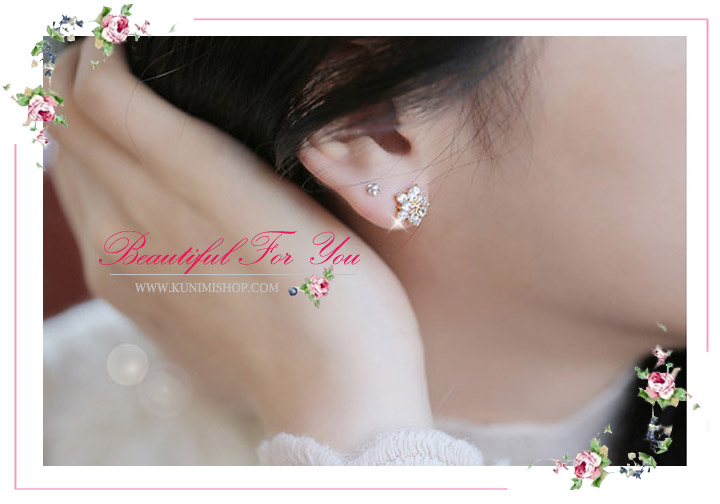 ตุ้มหู ต่างหูสีทอง ประดับด้วยเพชร สวยหรู แบบแป้นเสียบ ใส่ได้ทุกโอกาส สวยไม่ซ้ำใครคะ จะซื้อใส่เอง หรือ เป็นของขวัญ ก็ได้คะ ขนาด : ความยาว 1 cm.