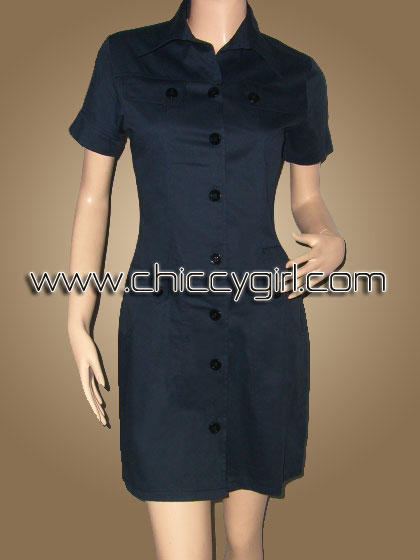 เสื้อคลุมตัวยาวแขนสั้นมีปกกระดุมหน้าสีกรมท่า แต่งกระเป๋าที่หน้าอก มีกระเป๋าใหญ่ลึก 2 ข้าง ผ้าเกรดเอ