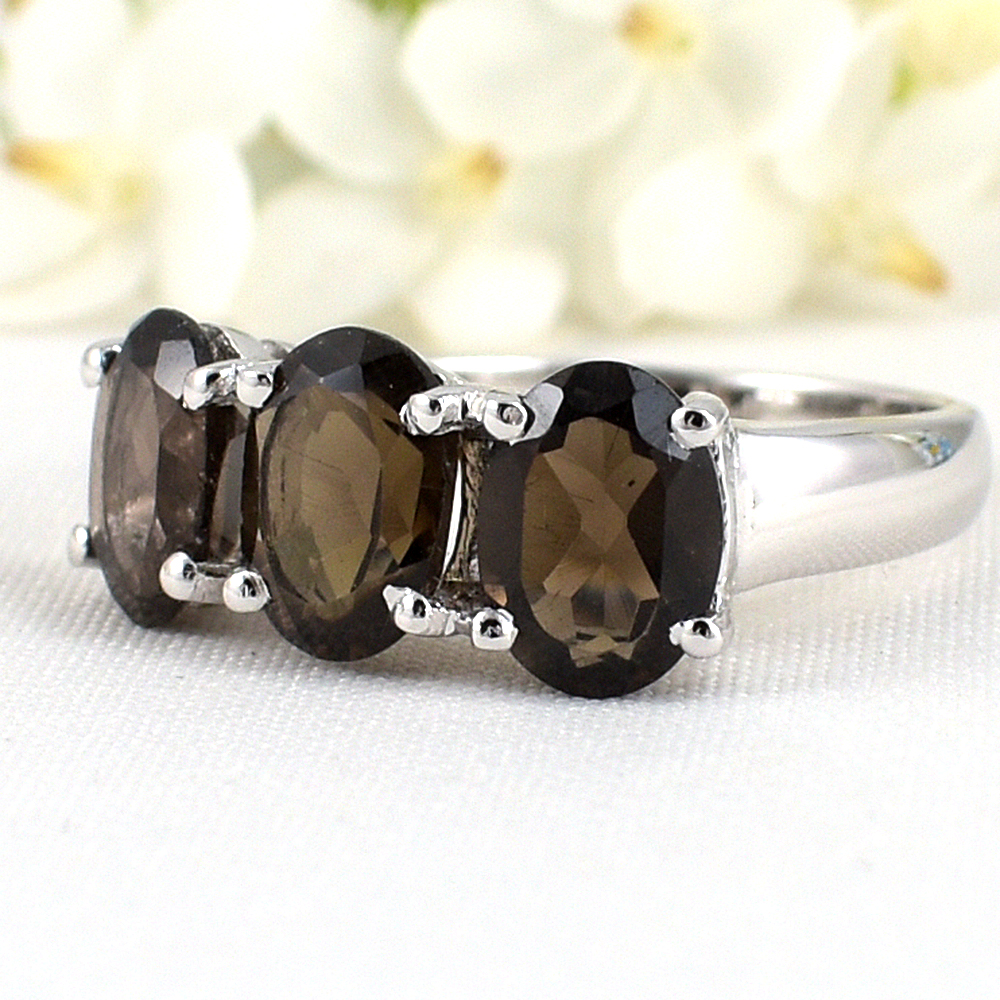 SKJewelryfactory แหวนพลอย3เม็ด ฝังพลอยสโมกกี้ควอทซ์แท้ ตัวเรือนเงิน ER01769-SMQ