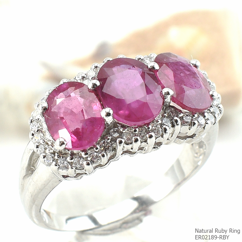 SKJewelryfactory แหวนเงินแท้ 92.5% ฝังพลอยทับทิมแท้ 3 เม็ด ประดับด้วยเพชร ER02189-RBY