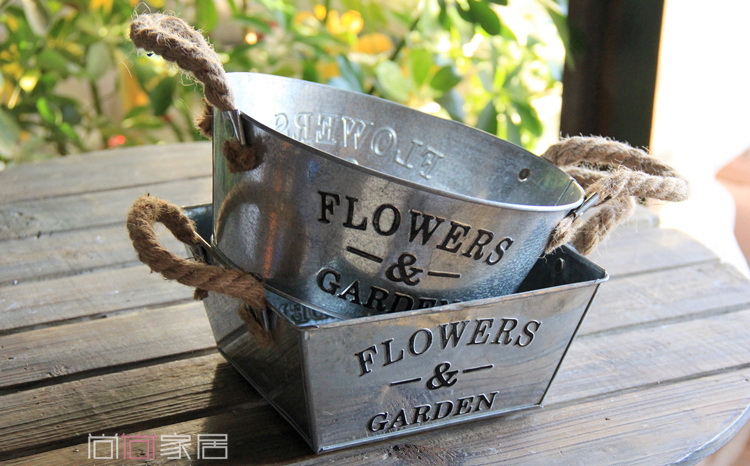 Pre-Order กระบะต้นไม้ สังกะสีปั้มลายนูน Flowers & Garden หูเชือกปอ มี 4 ทรง Zakka