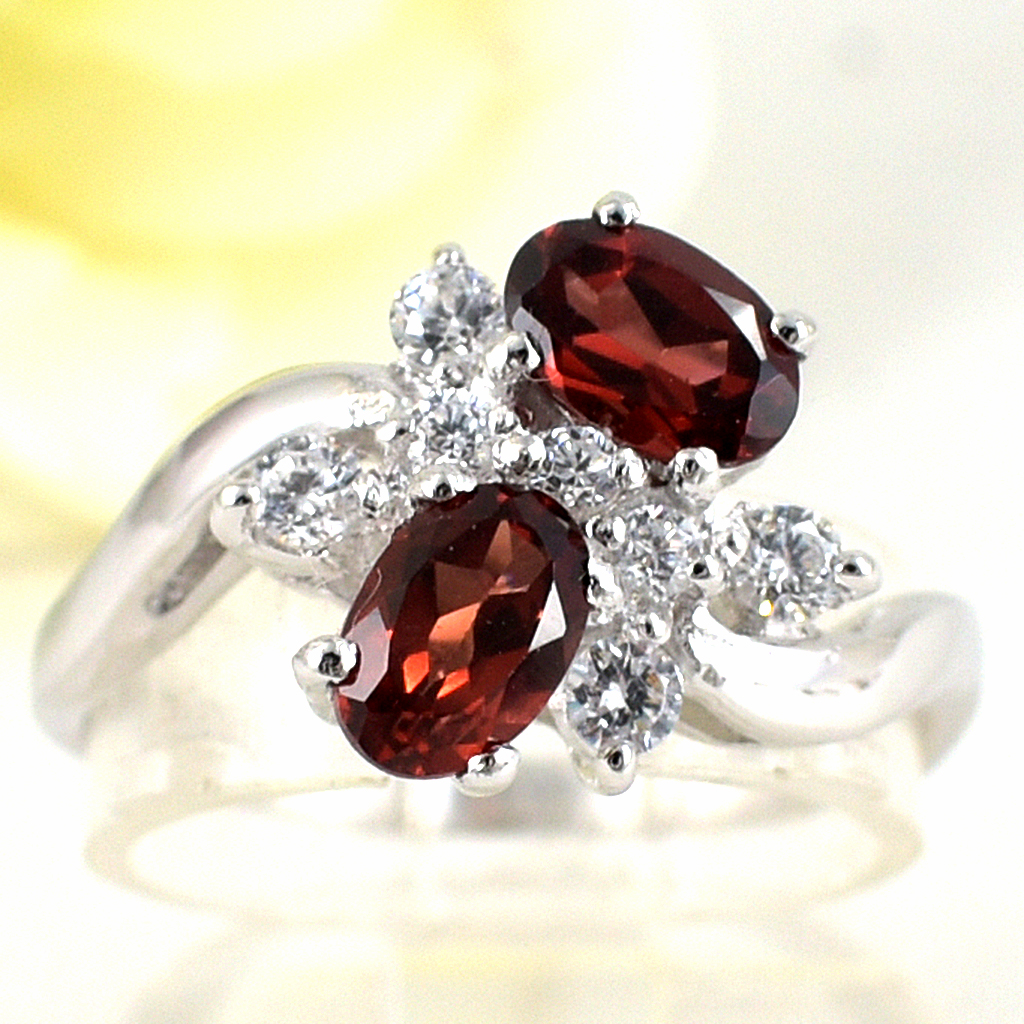 SKJewelryFactory แหวนพลอยคู่ พลอยโกเมนแท้ และเพชร ตัวเรือนเงินแท้ ER01016-GAN